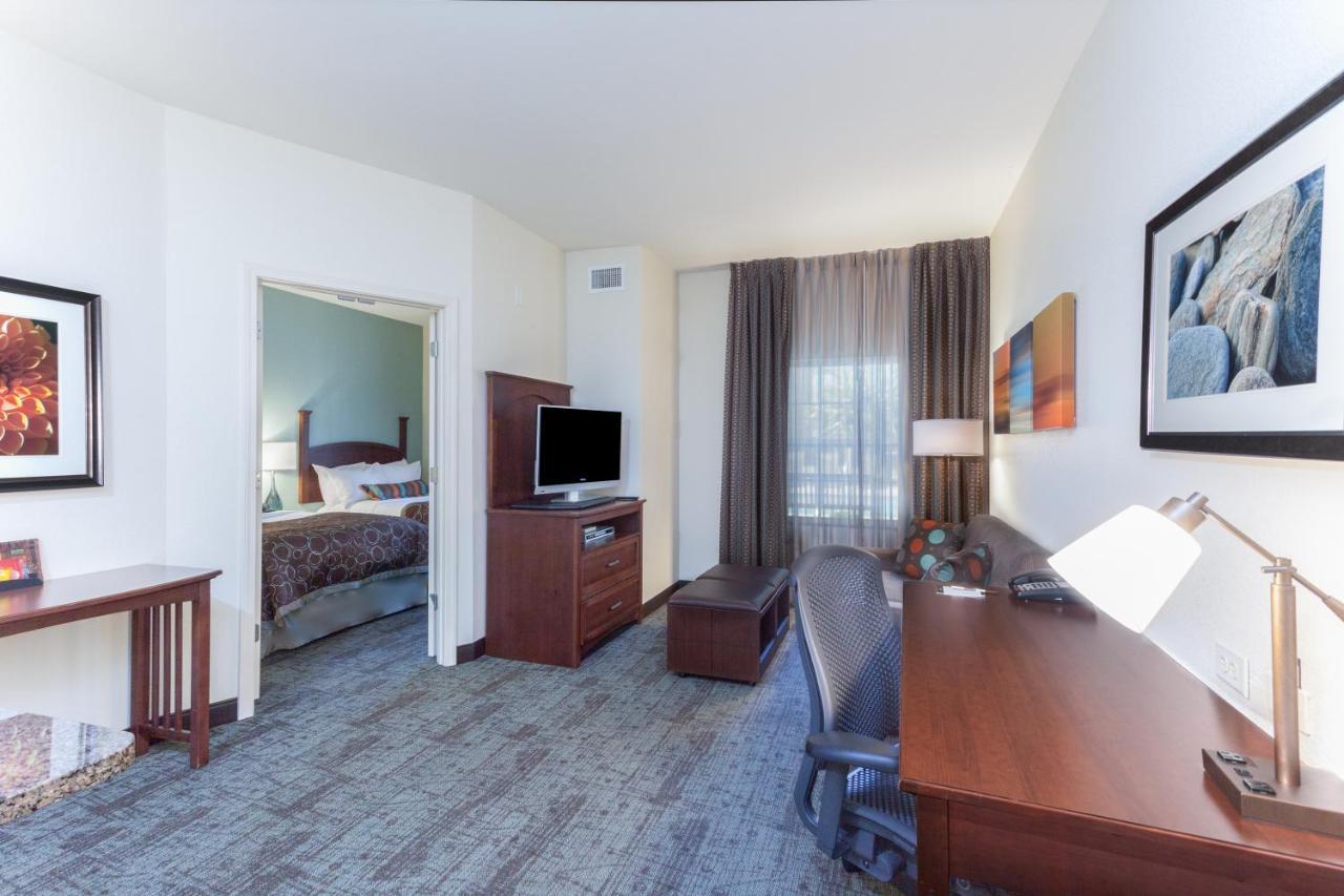 Staybridge Suites North Brunswick, An Ihg Hotel Esterno foto